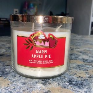 Bath and body works 3 wick candle